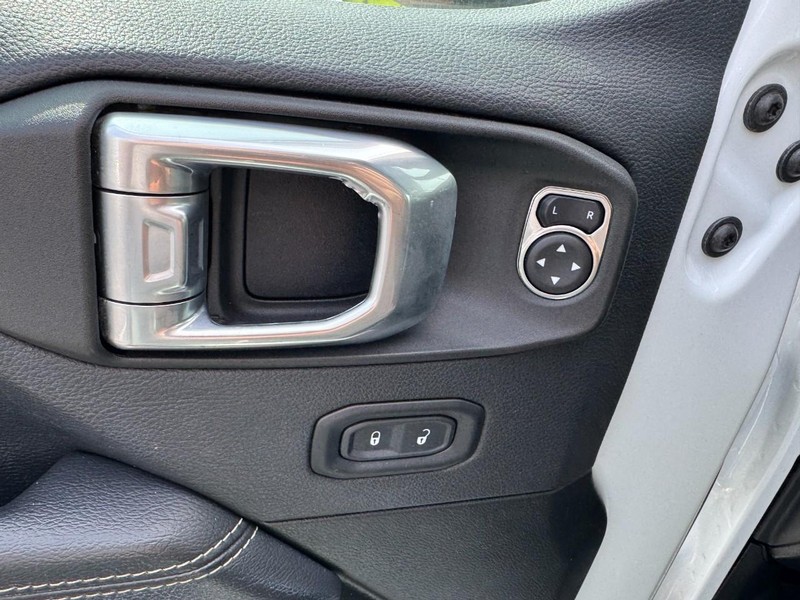 Jeep Wrangler Vehicle Image 13