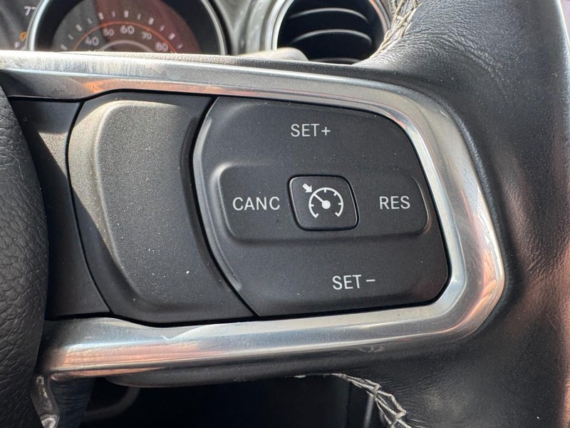 Jeep Wrangler Vehicle Image 15