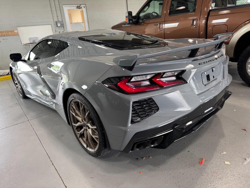 Chevrolet Corvette Vehicle Image 04