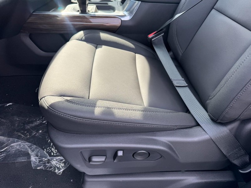Chevrolet Silverado 1500 Vehicle Image 12