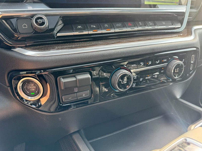 Chevrolet Silverado 1500 Vehicle Image 17