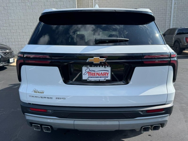 Chevrolet Traverse Vehicle Image 04