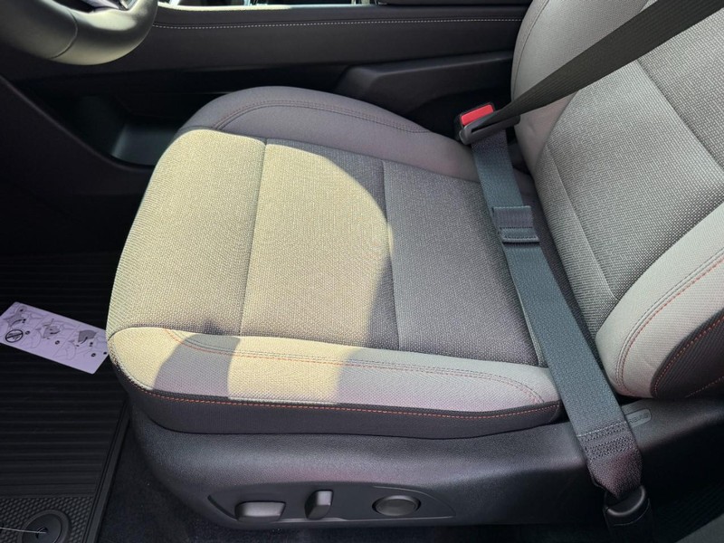 Chevrolet Traverse Vehicle Image 09