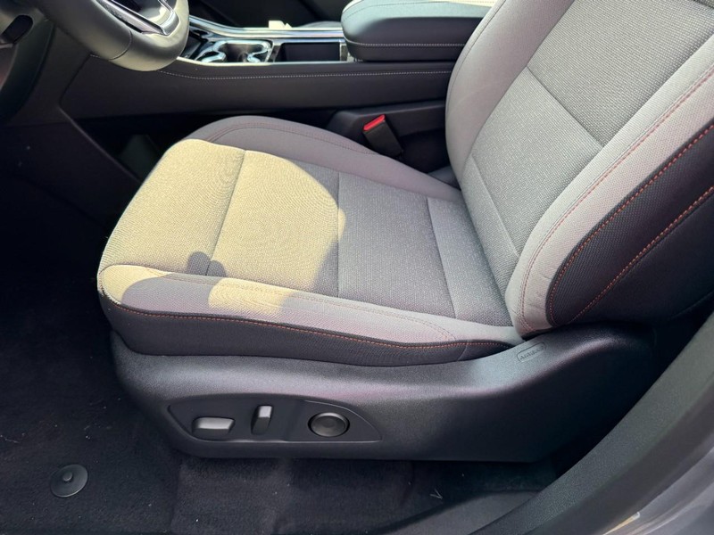Chevrolet Traverse Vehicle Image 08