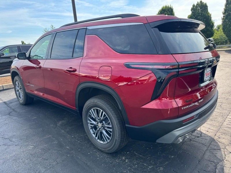 Chevrolet Traverse Vehicle Image 05