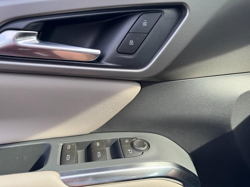 Chevrolet Traverse Vehicle Image 11