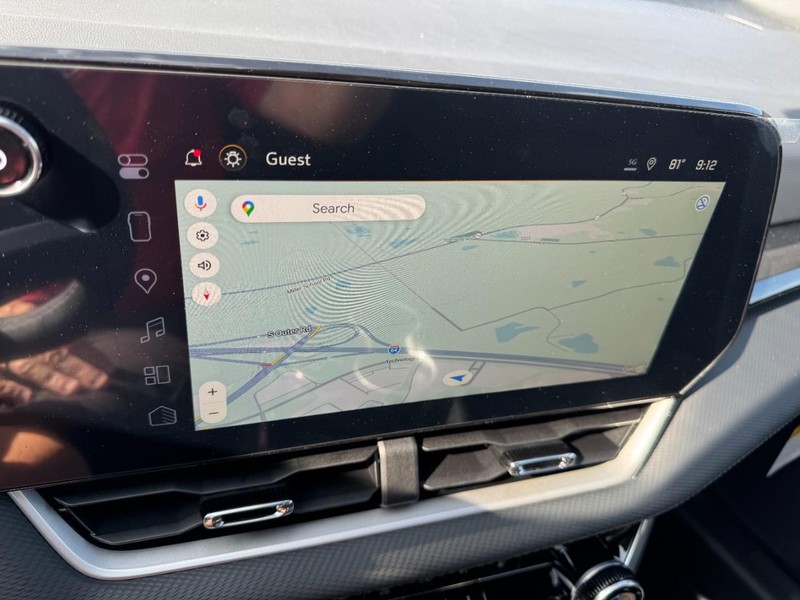 Chevrolet Equinox Vehicle Image 16