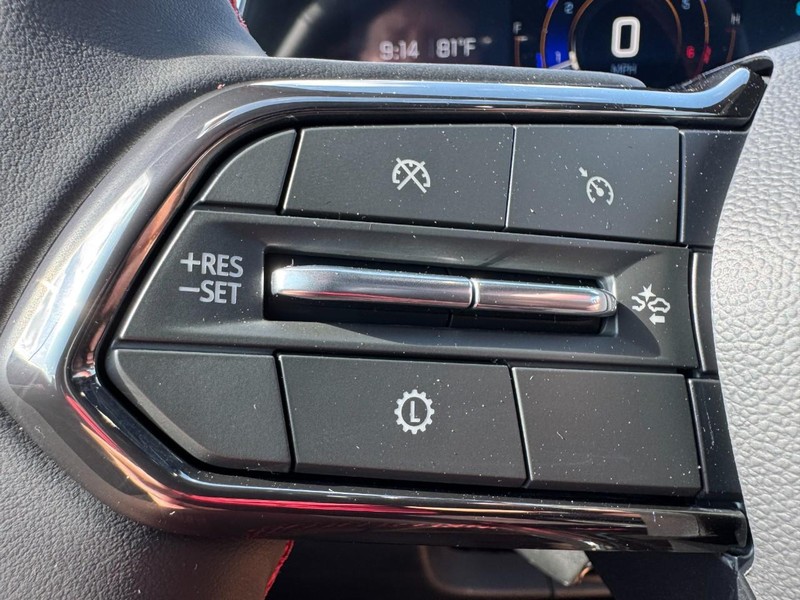 Chevrolet Equinox Vehicle Image 11