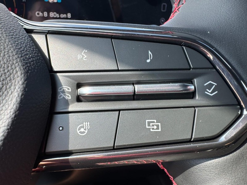 Chevrolet Equinox Vehicle Image 12