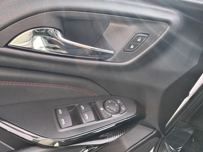 Chevrolet Trax Vehicle Image 09