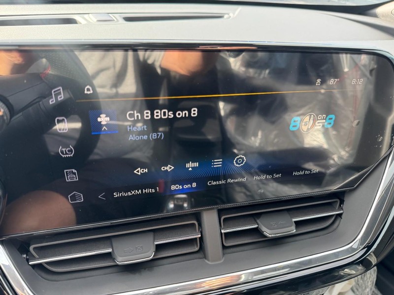 Chevrolet Trax Vehicle Image 13