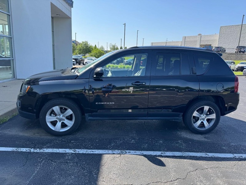 Jeep Compass Vehicle Image 02