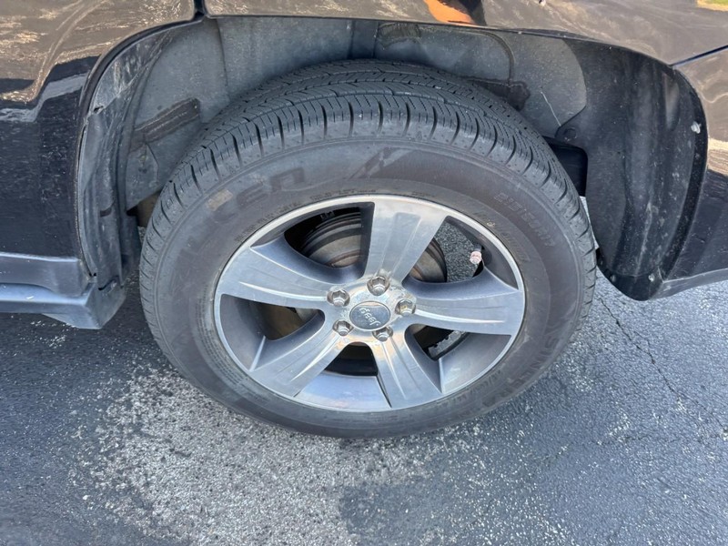 Jeep Compass Vehicle Image 05
