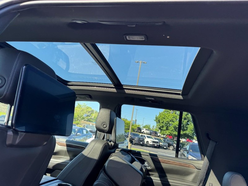 Chevrolet Tahoe Vehicle Image 11