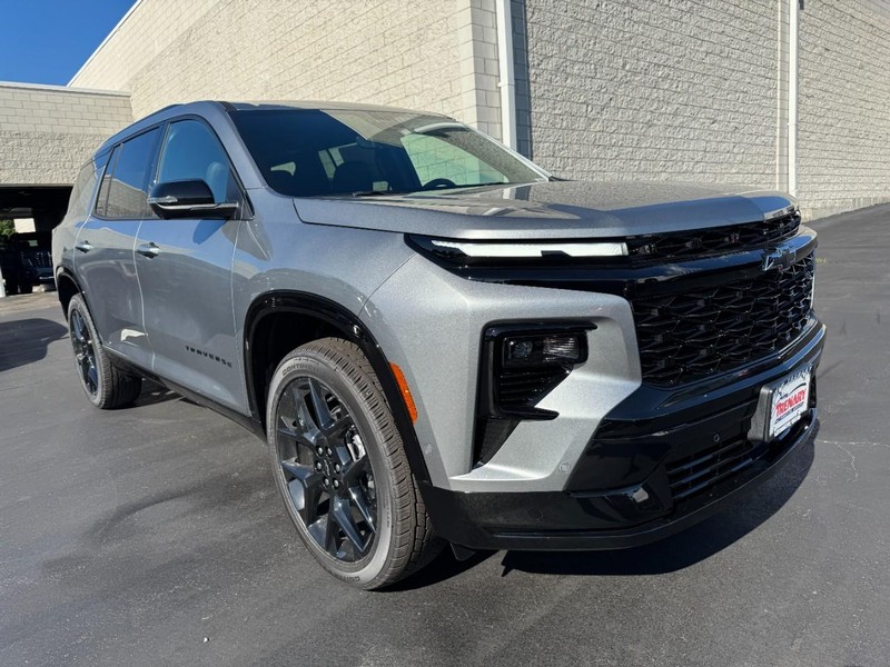 Chevrolet Traverse Vehicle Image 02