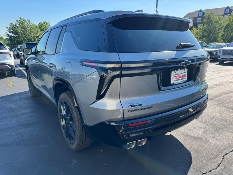 Chevrolet Traverse Vehicle Image 05