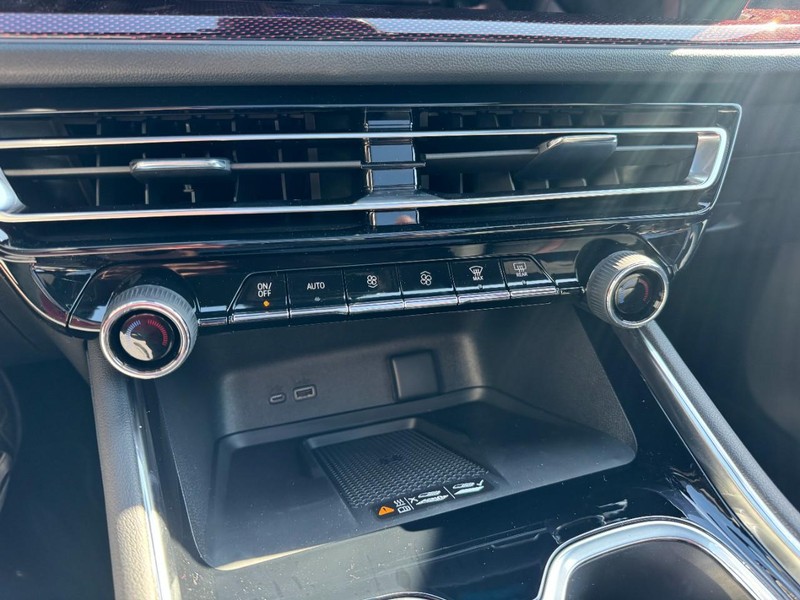 Chevrolet Traverse Vehicle Image 15