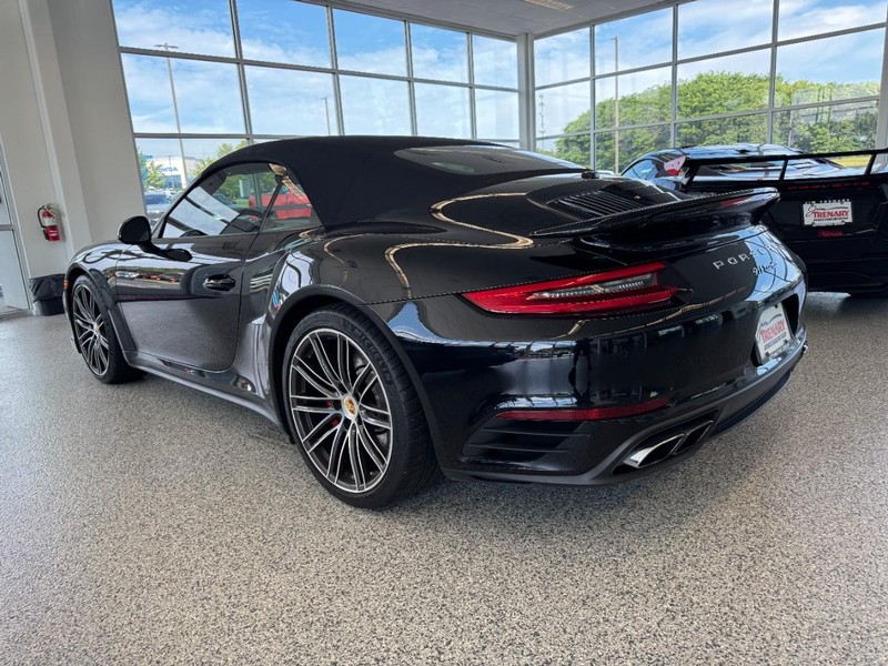 Porsche 911 Vehicle Image 04