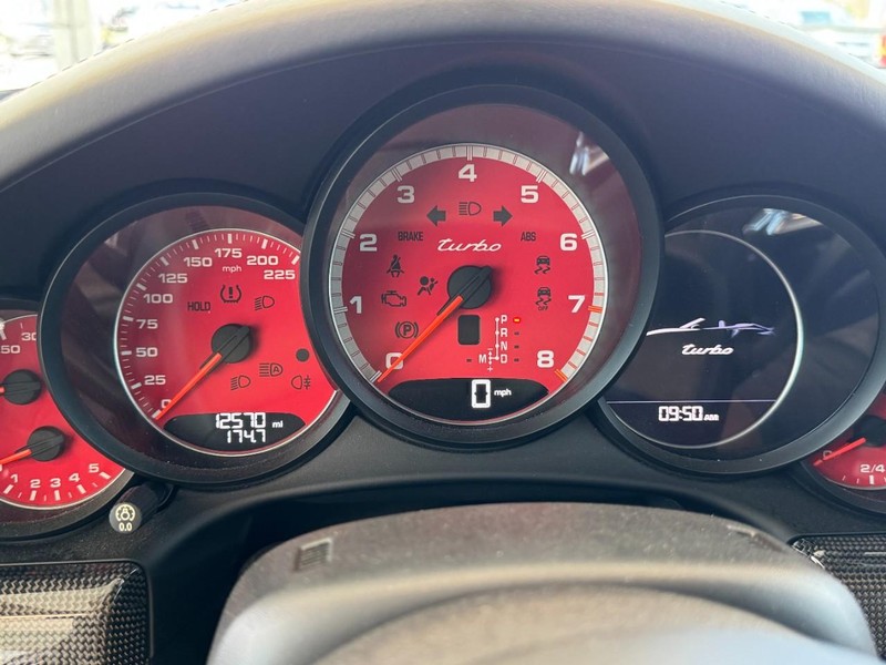 Porsche 911 Vehicle Image 16