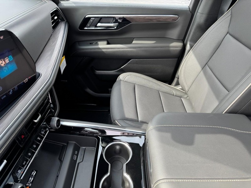 Chevrolet Tahoe Vehicle Image 11