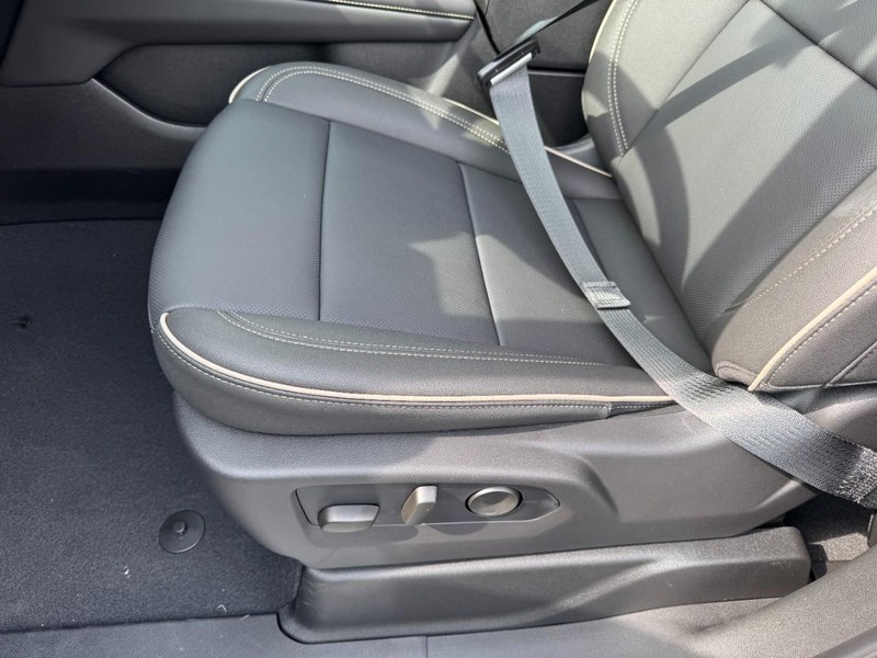 Chevrolet Tahoe Vehicle Image 12