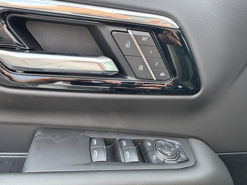 Chevrolet Tahoe Vehicle Image 14