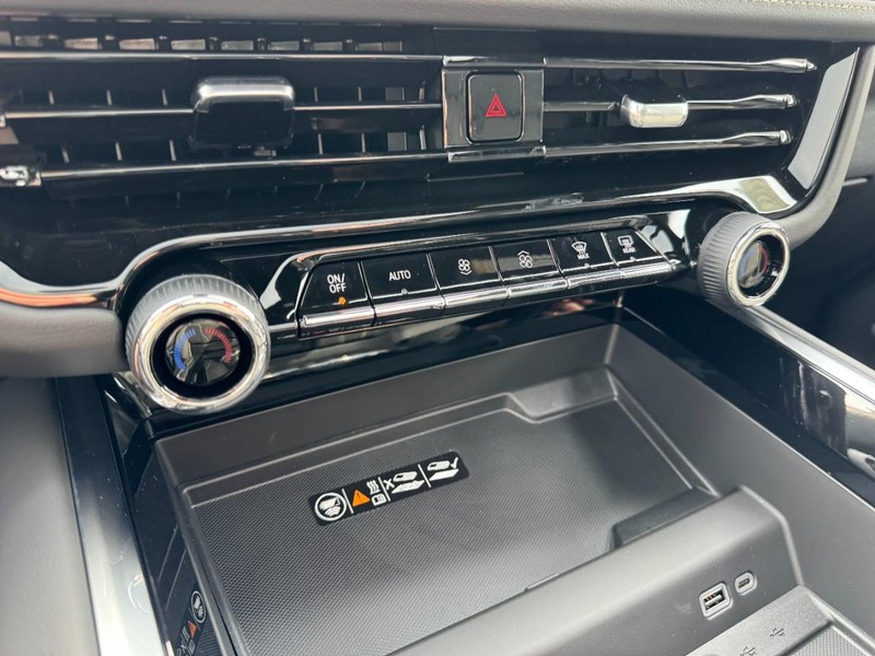 Chevrolet Tahoe Vehicle Image 17