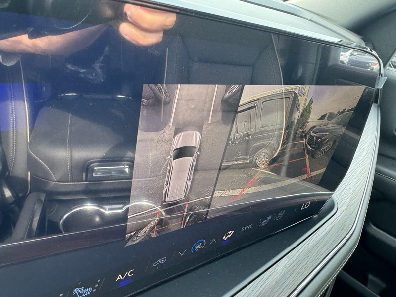 Chevrolet Tahoe Vehicle Image 20