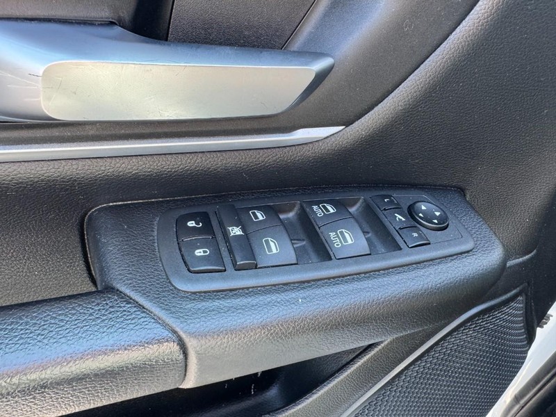Ram 1500 Vehicle Image 14