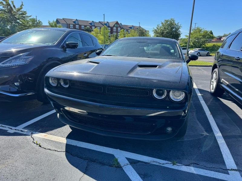 Dodge Challenger Vehicle Image 02