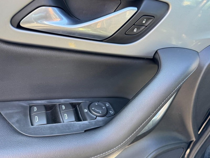 Chevrolet Blazer Vehicle Full-screen Gallery Image 15