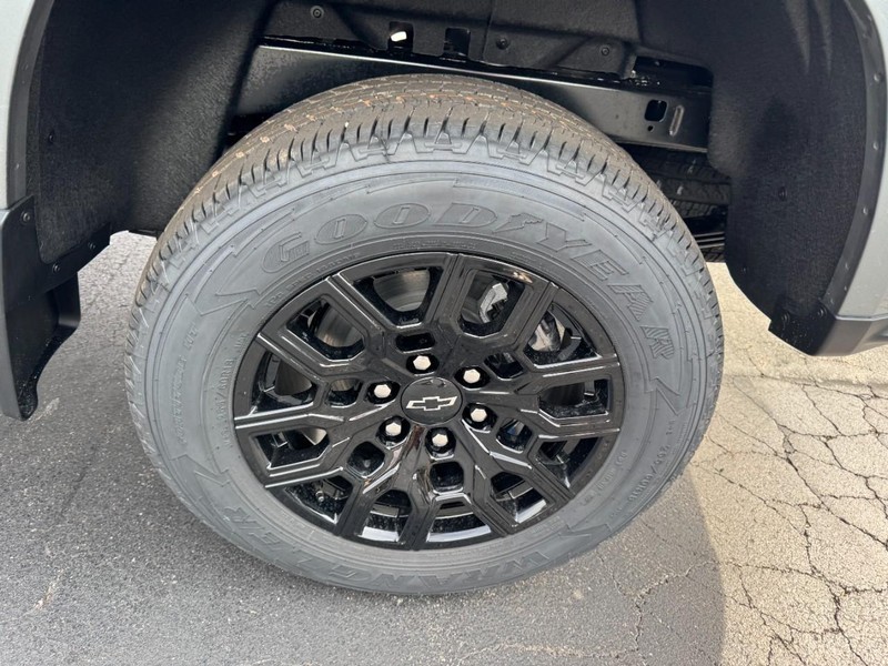 Chevrolet Colorado Vehicle Image 05