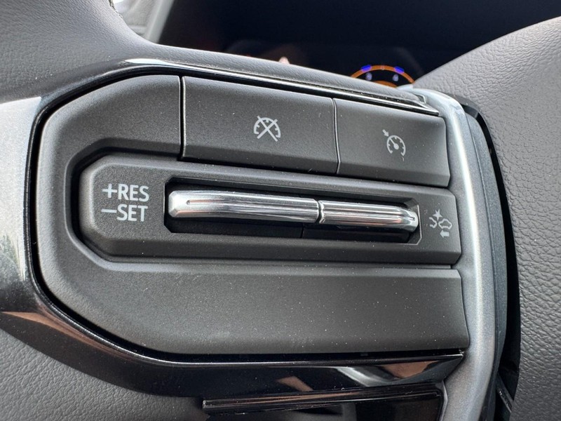 Chevrolet Colorado Vehicle Image 11