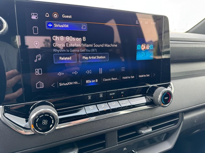 Chevrolet Colorado Vehicle Image 14