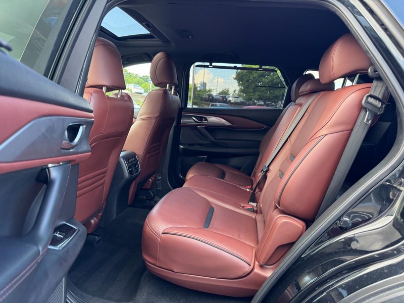 Mazda CX-9 Vehicle Image 10