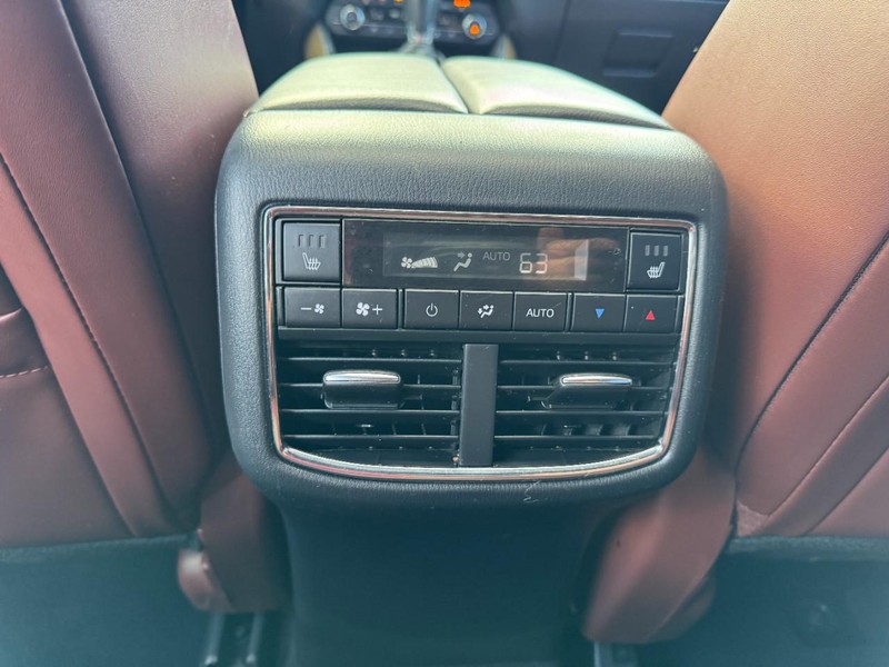 Mazda CX-9 Vehicle Image 12