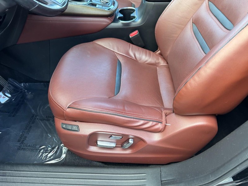Mazda CX-9 Vehicle Image 16