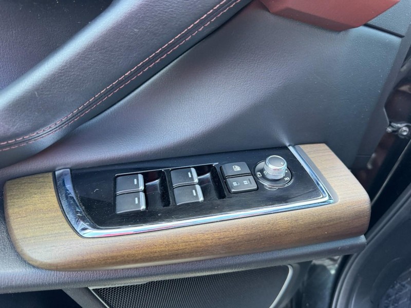 Mazda CX-9 Vehicle Image 17