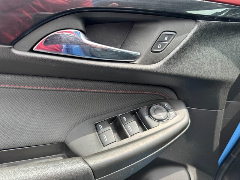 Chevrolet TrailBlazer Vehicle Image 15