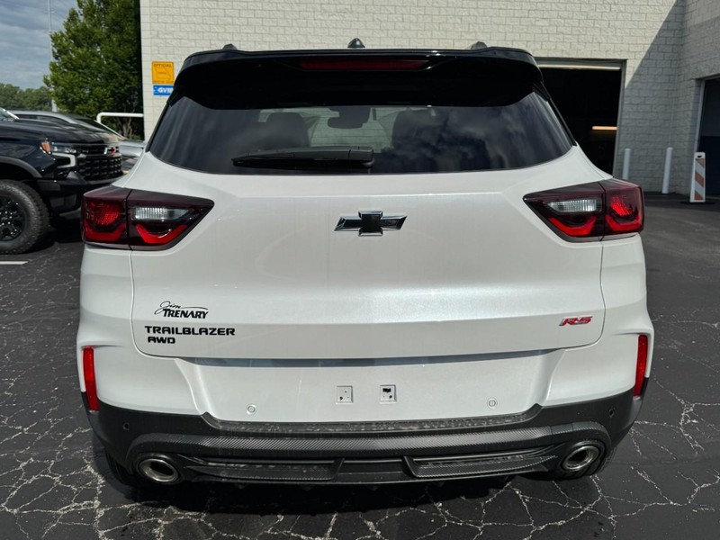 Chevrolet TrailBlazer Vehicle Image 04