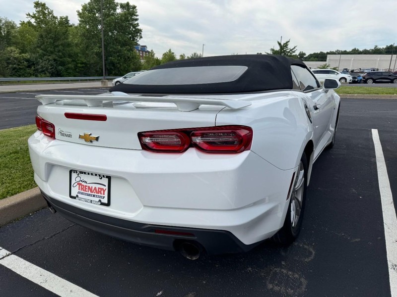 Chevrolet Camaro Vehicle Full-screen Gallery Image 04