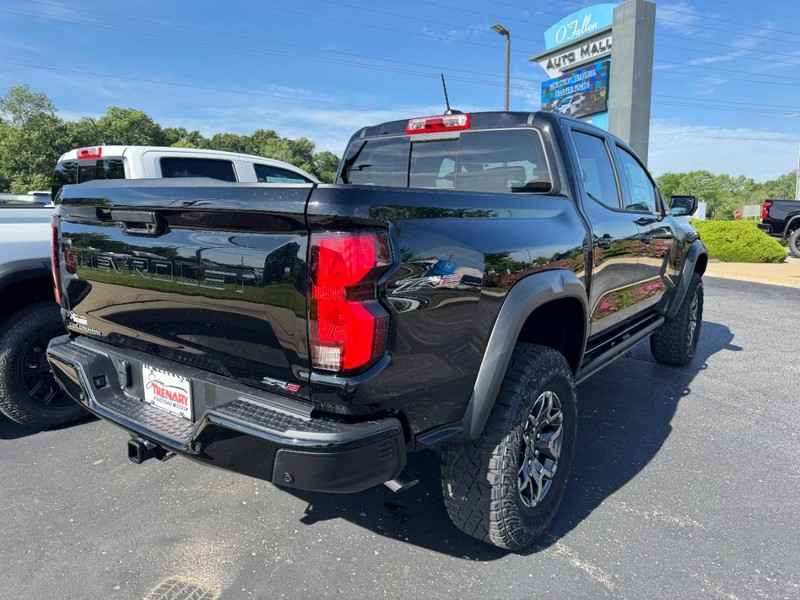 Chevrolet Colorado Vehicle Image 03