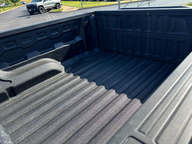 Chevrolet Colorado Vehicle Image 06