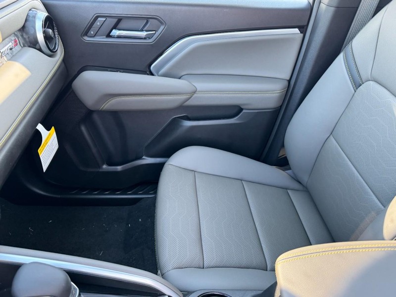 Chevrolet Colorado Vehicle Image 08