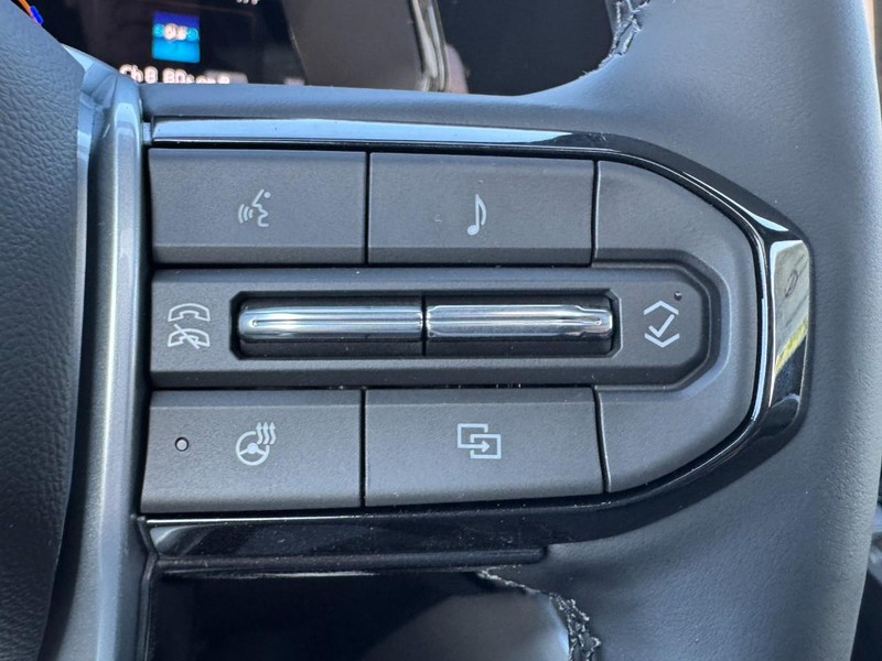Chevrolet Colorado Vehicle Image 13