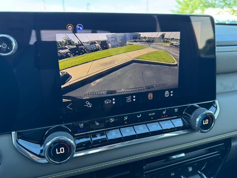 Chevrolet Colorado Vehicle Image 17