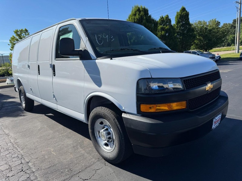 Chevrolet Express Cargo Van Vehicle Image 02