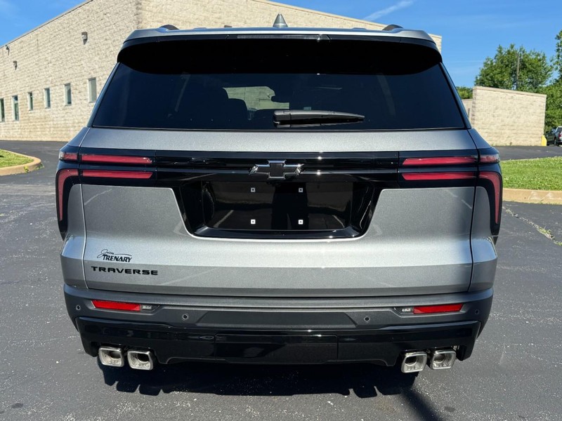 Chevrolet Traverse Vehicle Image 04