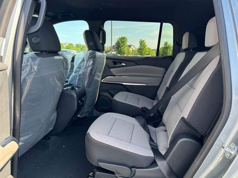 Chevrolet Traverse Vehicle Image 07