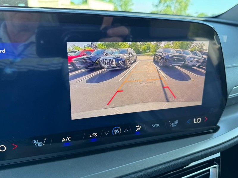 Chevrolet Traverse Vehicle Image 16